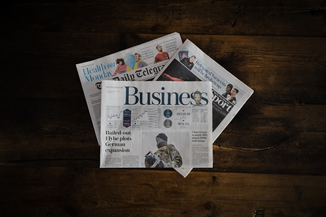 Photo navigating efficiently through multiple news sources